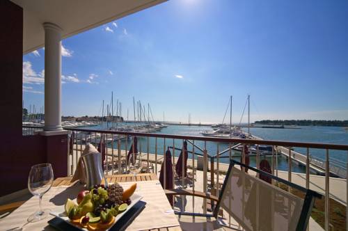ノビグラード クロアチア ホテル休暇割引コード Novigrad booking.com