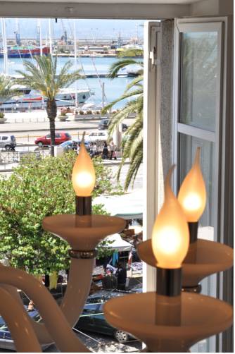 Cagliari Italia código de descuento de vacaciones booking.com