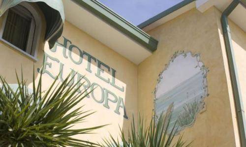 シルミオーネ イタリア ホテル休暇割引コード Sirmione booking.com