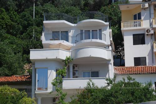 ウルツィニ モンテネグロ ホテル休暇割引コード Ulcinj booking.com