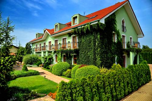 モラヴァニナドヴァホム スロバキア ホテル休暇割引コード Moravany nad Váhom booking.com