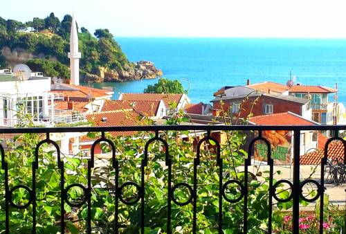 ウルツィニ モンテネグロ ホテル休暇割引コード Ulcinj booking.com