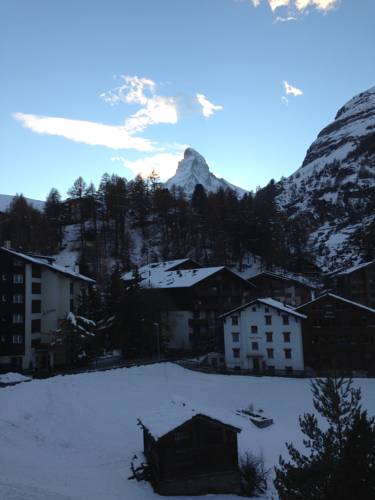 ツェルマット スイス ホテル休暇割引コード Zermatt booking.com