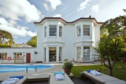 Torquay United Kingdom hotel vacation discount code