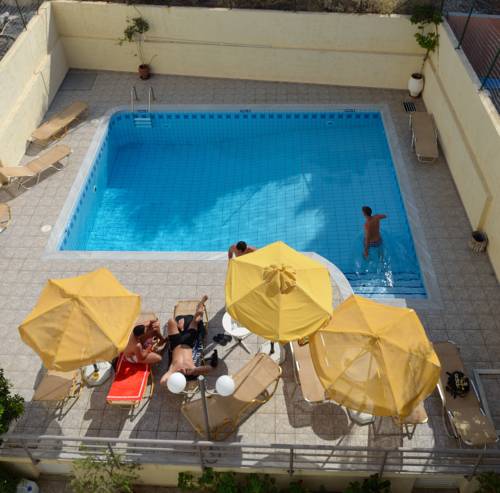 ヘルソニソス ギリシャ ホテル休暇割引コード Hersonissos booking.com